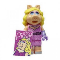 N°  6 LEGO® Miss Piggy